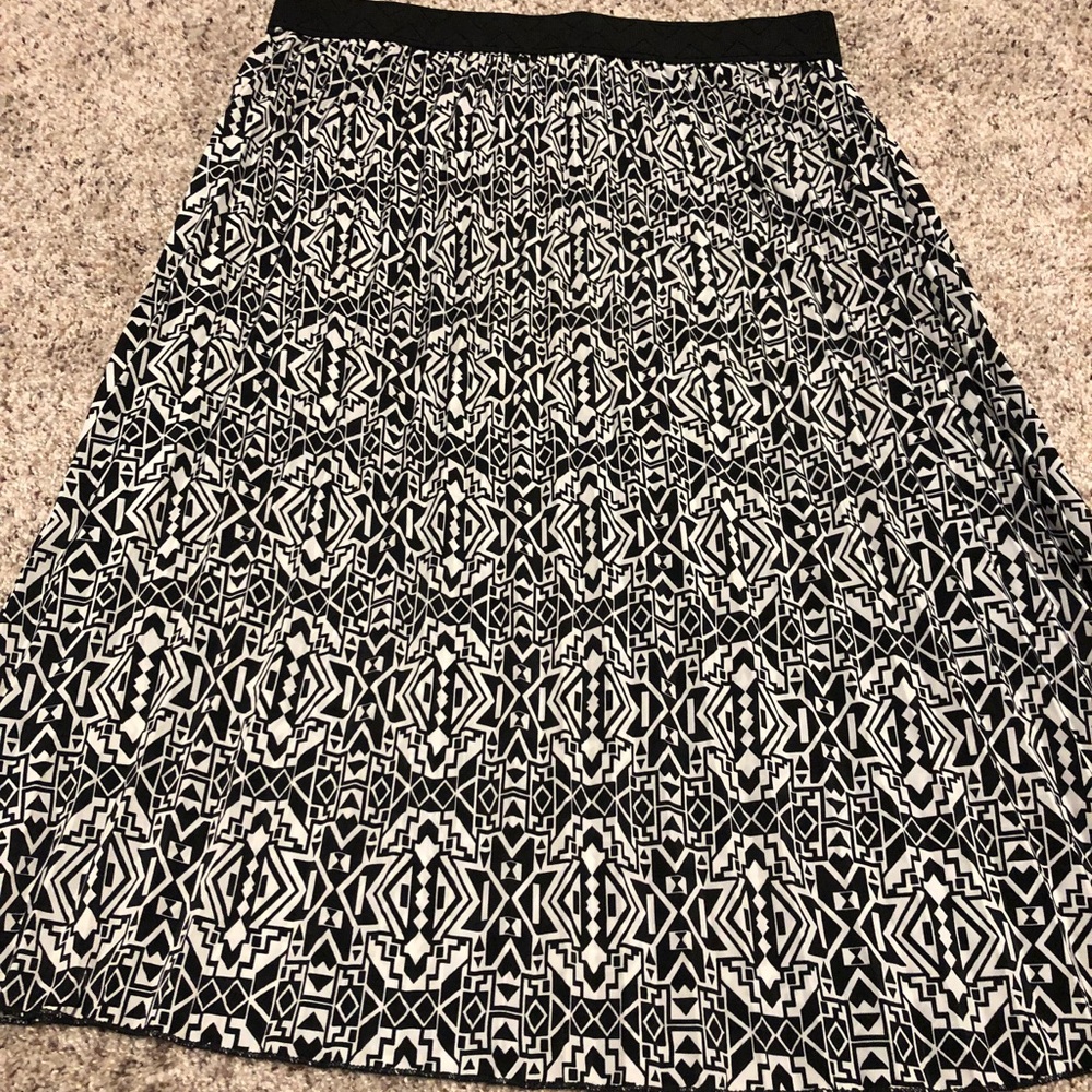 LuLaRoe Jill skirt